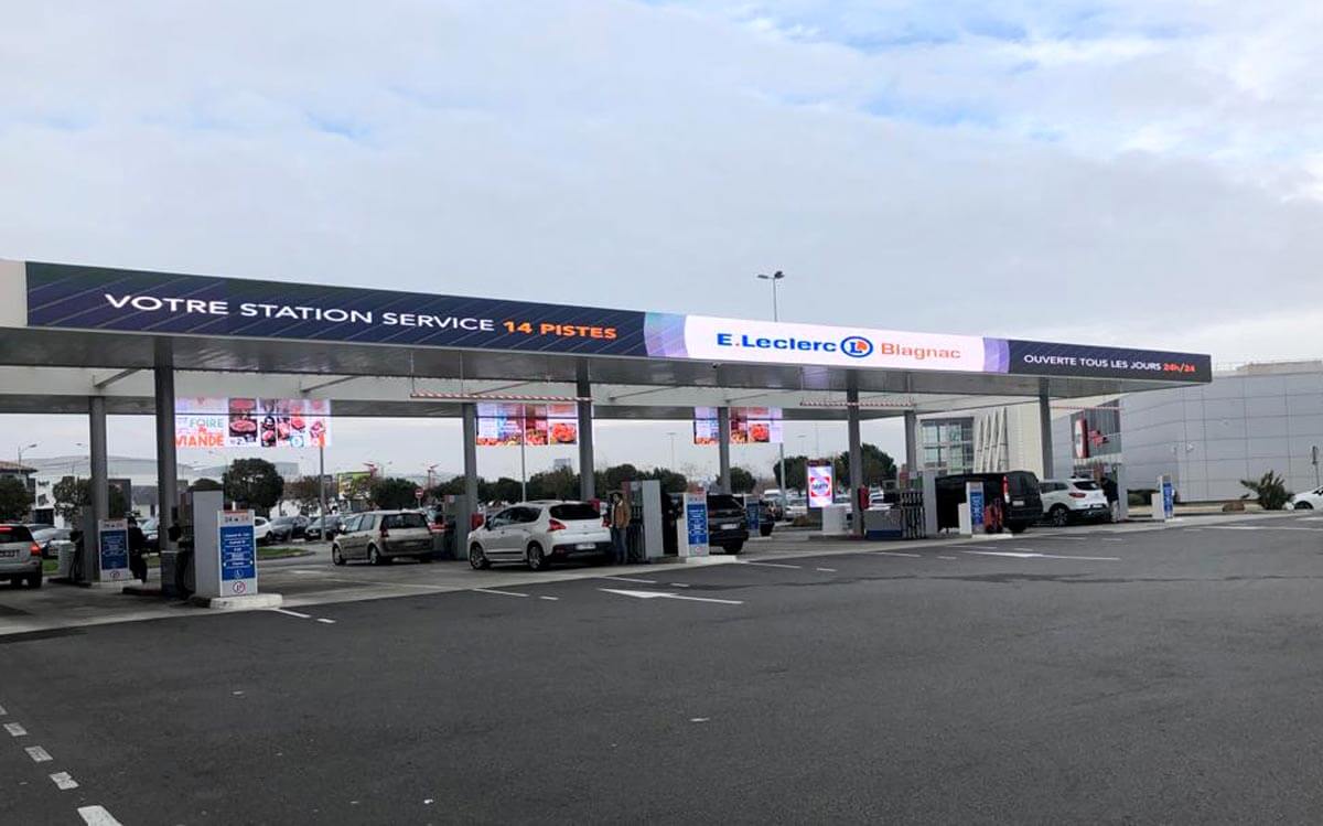Bandeaux LED extérieurs, Leclerc Blagnac | © Vega France
